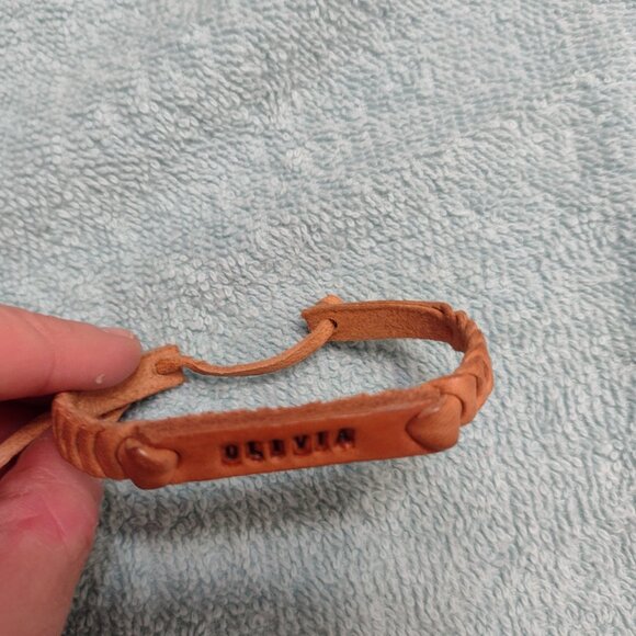 Olivia leather adjustable name bracelet - Picture 3 of 3